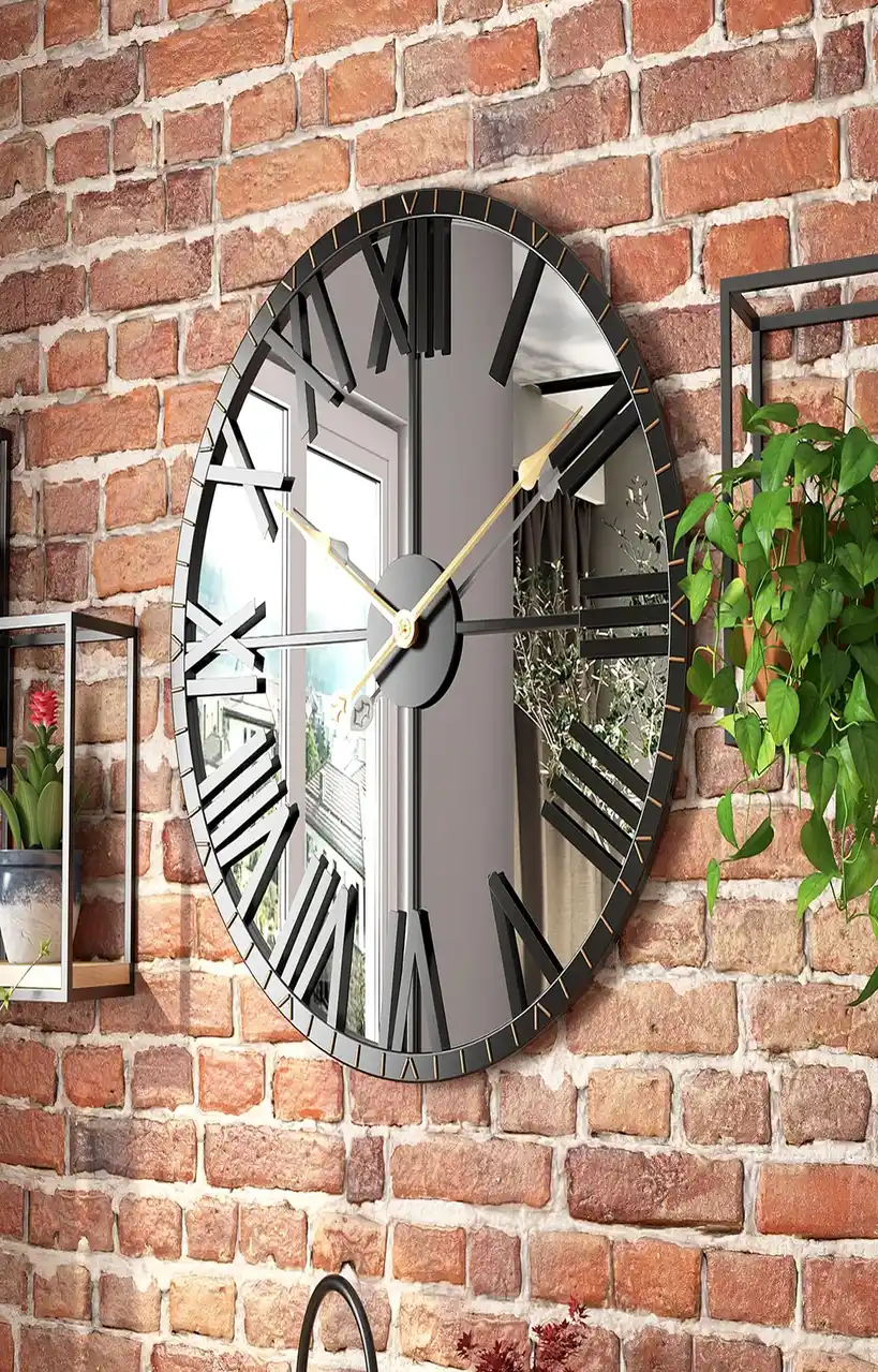 Trompe L'oeil mirror surface clock image 2